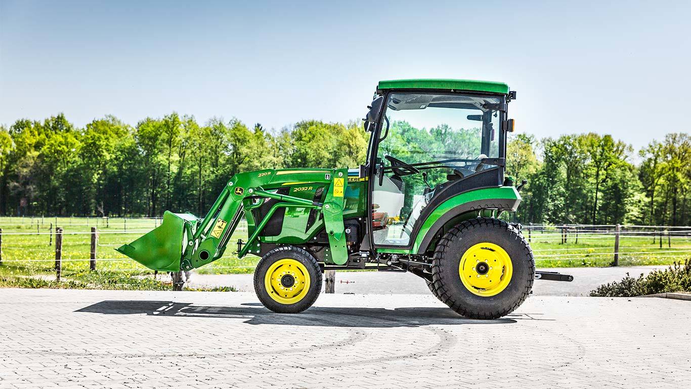 John Deere 2032R Compact Tractor - Image 3