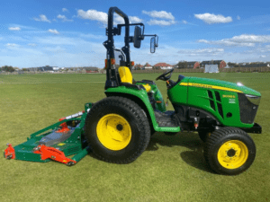 John Deere - 3038E