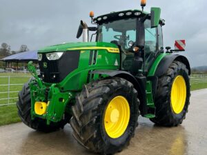 John Deere 6R250