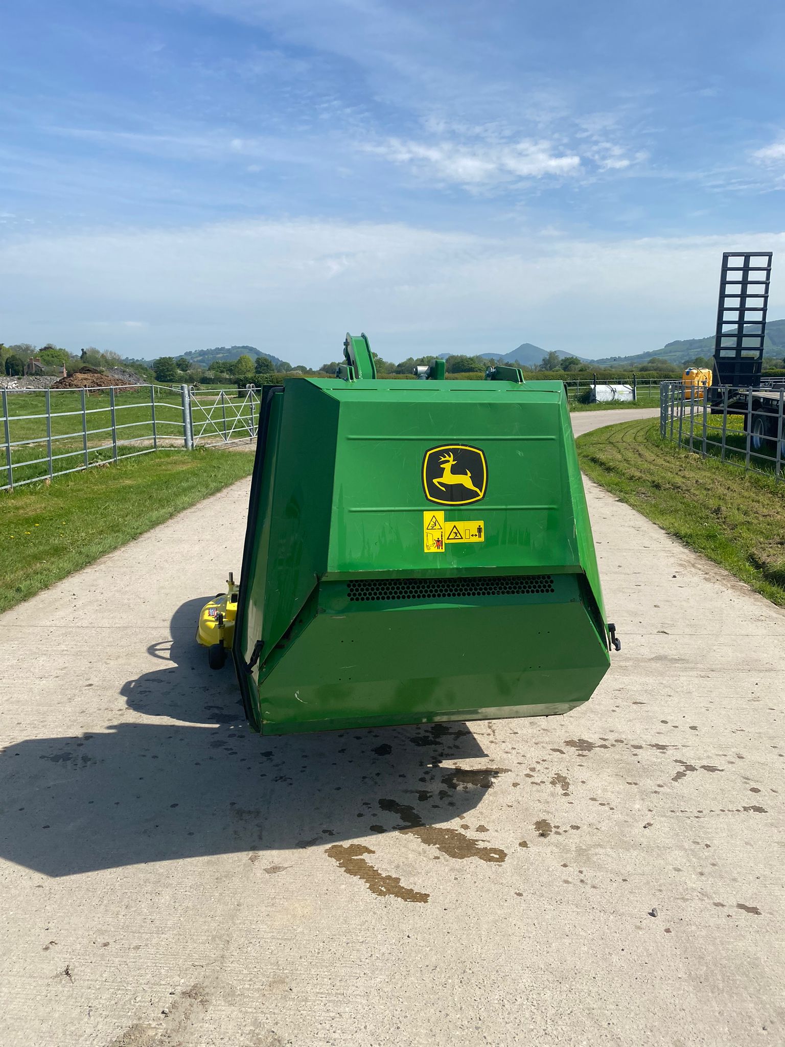 John Deere X750 with MCS 580 High Tip Collector - Image 6
