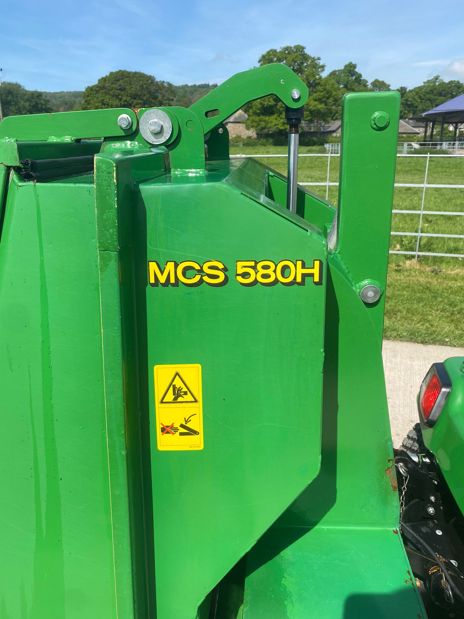 John Deere X750 with MCS 580 High Tip Collector - Image 5