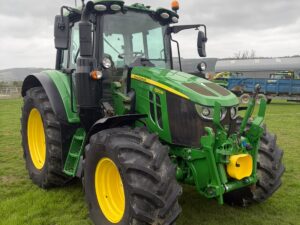John Deere 6120M
