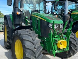 John Deere 6120M