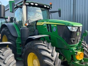 John Deere 6R 215