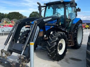 New Holland T6-140