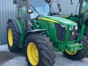 John Deere 5120M