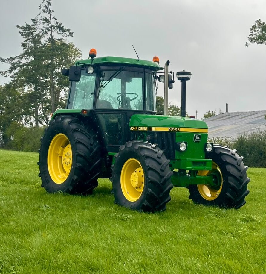 John Deere 2650