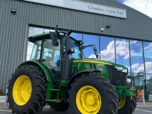 John Deere 5105M